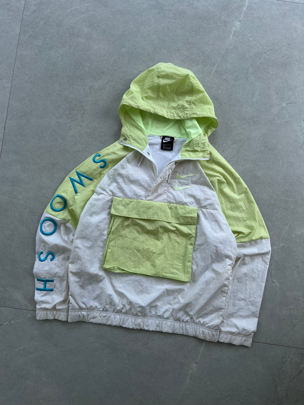 NIKE SWOOSH JACKET- M