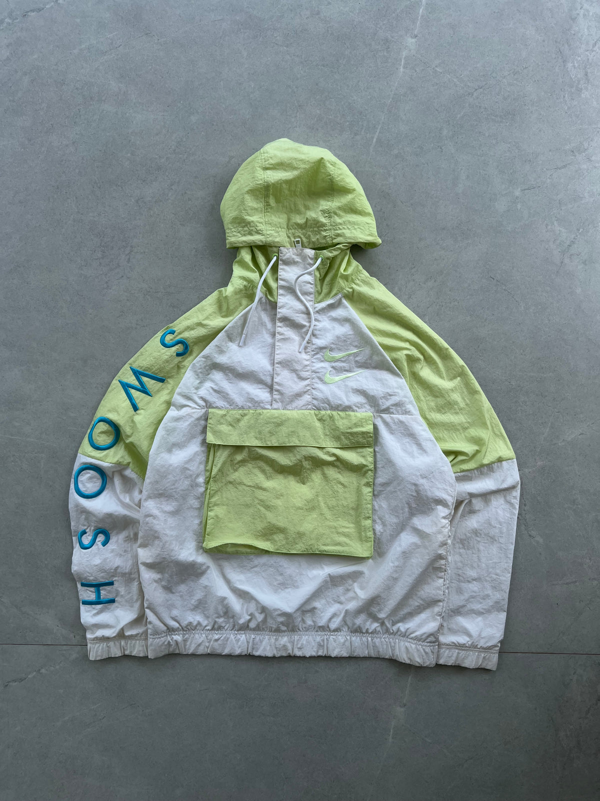 NIKE SWOOSH JACKET- M