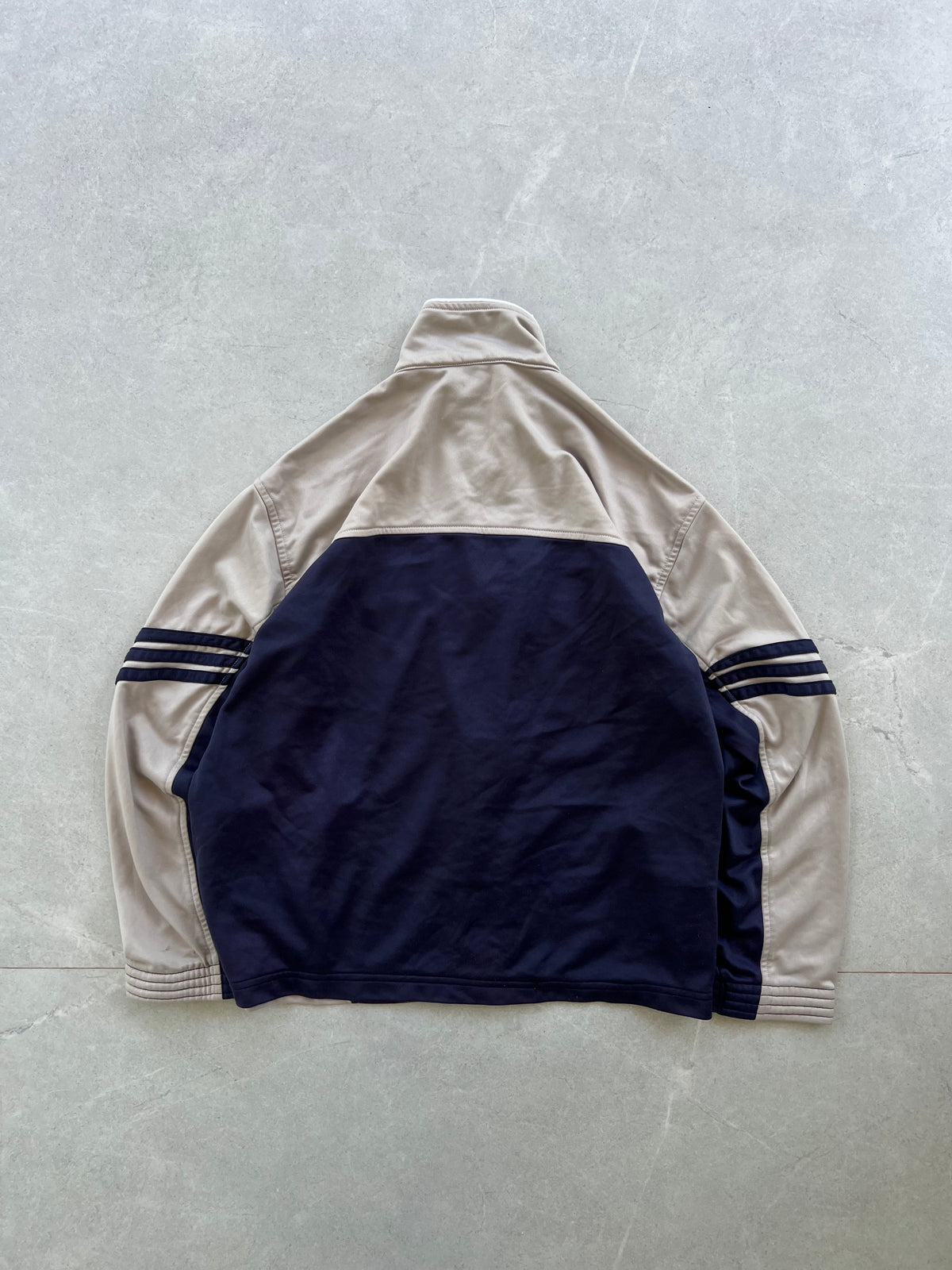 ADIDAS JACKET- M