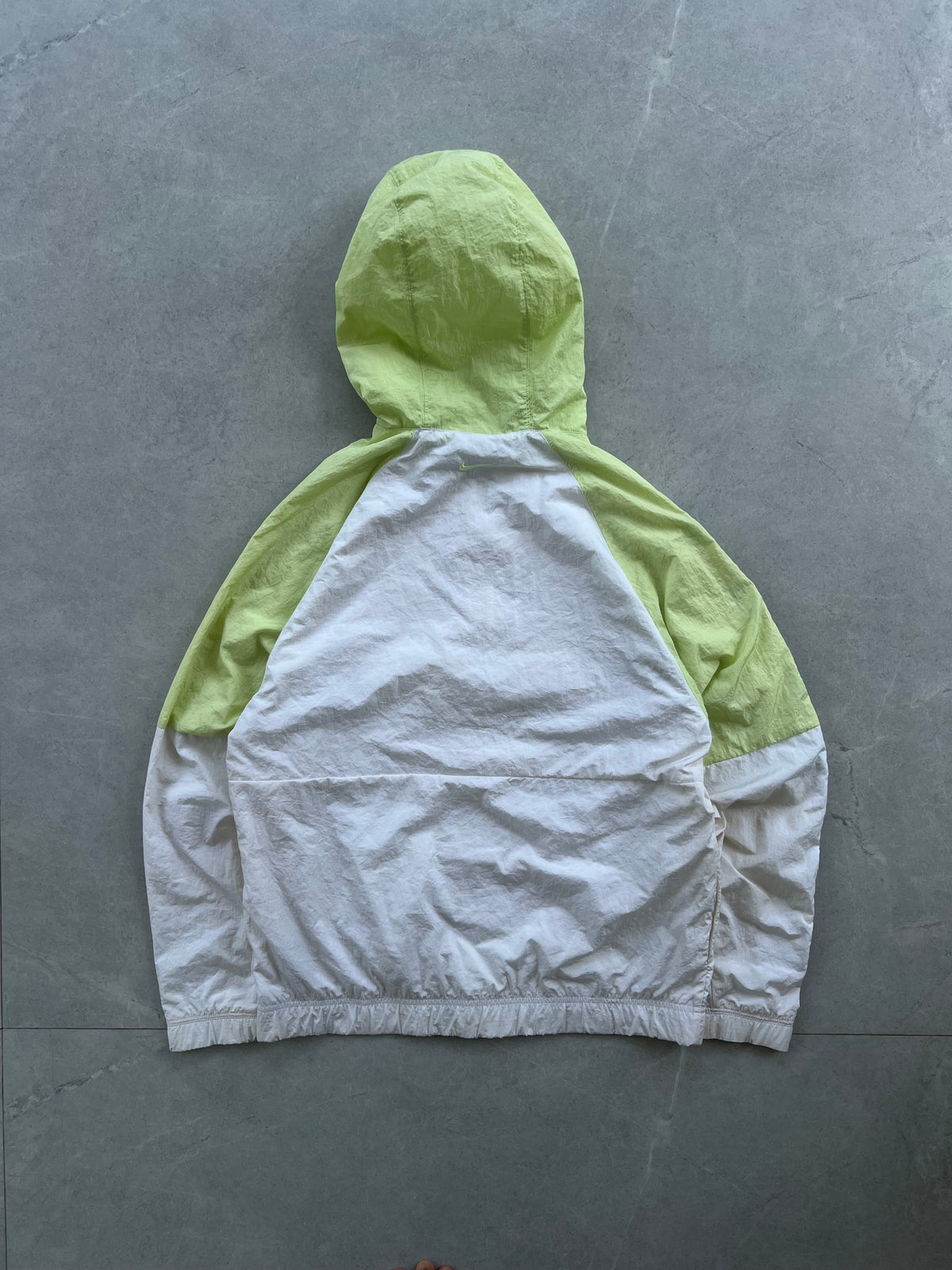 NIKE SWOOSH JACKET- M