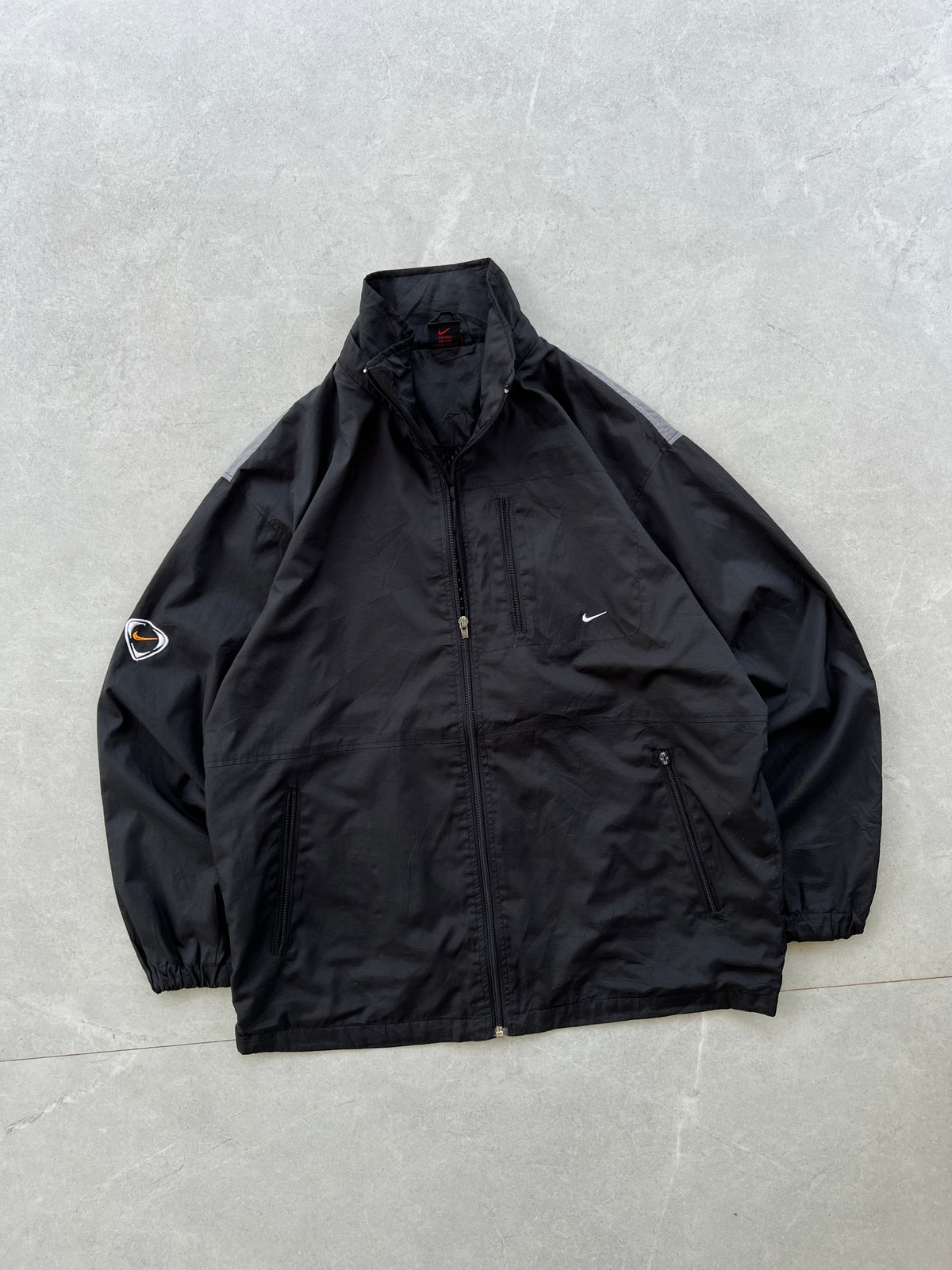 NIKE JACKET- L