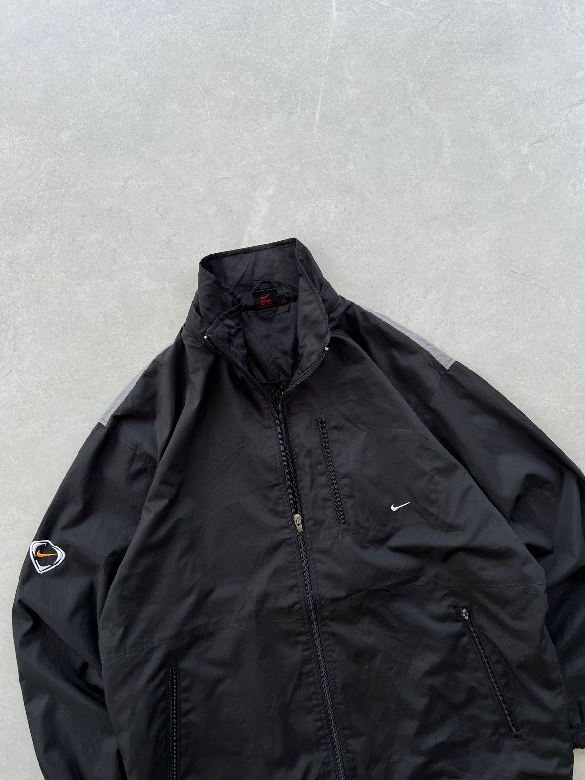 NIKE JACKET- L